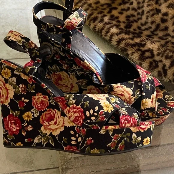 Floral print shoes forever 21 best sale